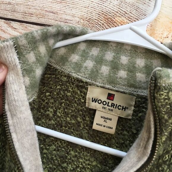 WOOLRICH QUARTER ZIP SWEATER WITH LAMBSWOOL COLLAR IN GREEN‎ - Picture 5 of 7